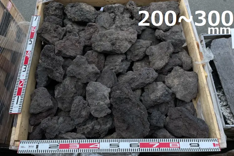 火山岩（黒）（ゴロタ） - 玉砂利なら一信ジャパン｜洗い出し, 黒玉石